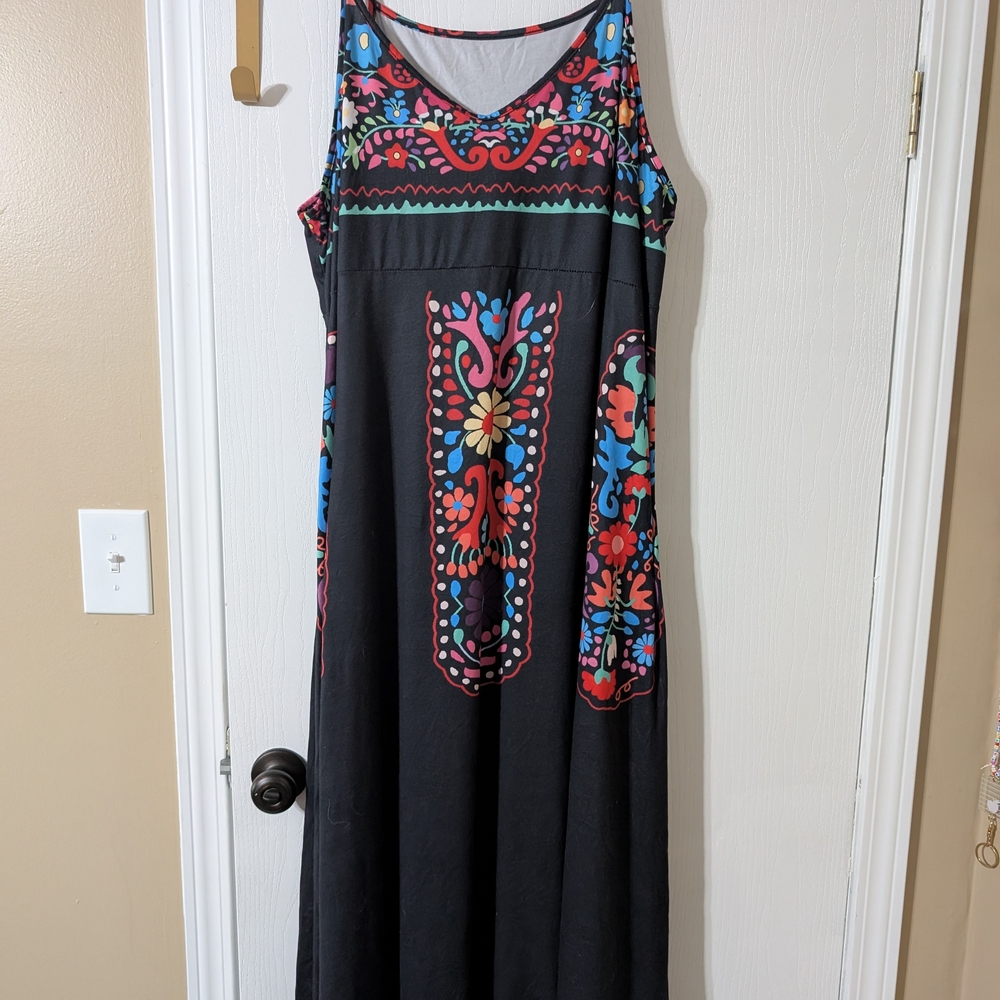 Black and Red Sleeveless Maxi Sundress
